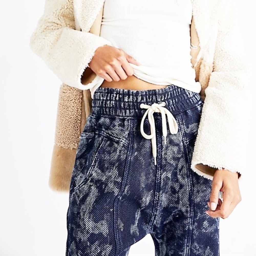 NEW Free People Arcadia Honeycomb Harem Dark Wash Pants S - Picture 5 of 15